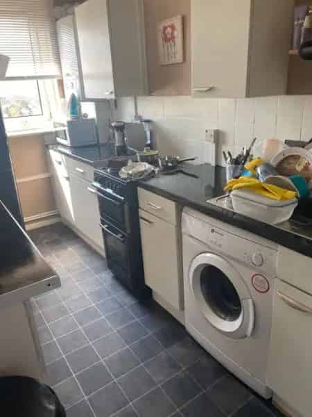 Spacious 3-Bedroom Flat with Balcony and Beautiful View