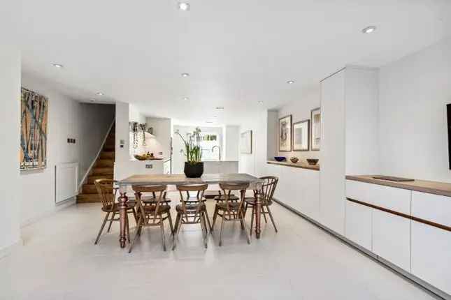 Elegant Modern Terraced House in St Anns Road London W11