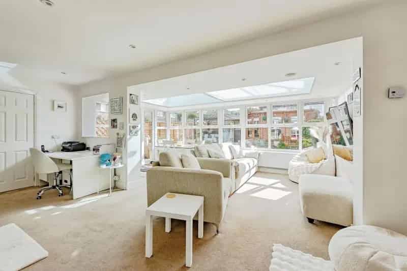 Four Bedroom Family Home in Tilgate