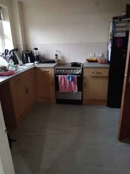 Flat For Rent in Doncaster, England