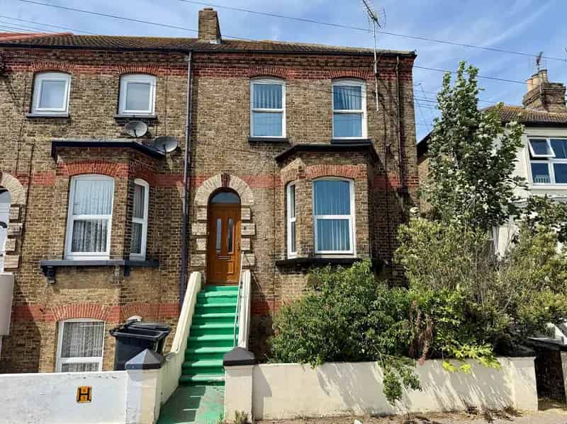 Four Bedroom End Terrace House Near Westgate and Margate