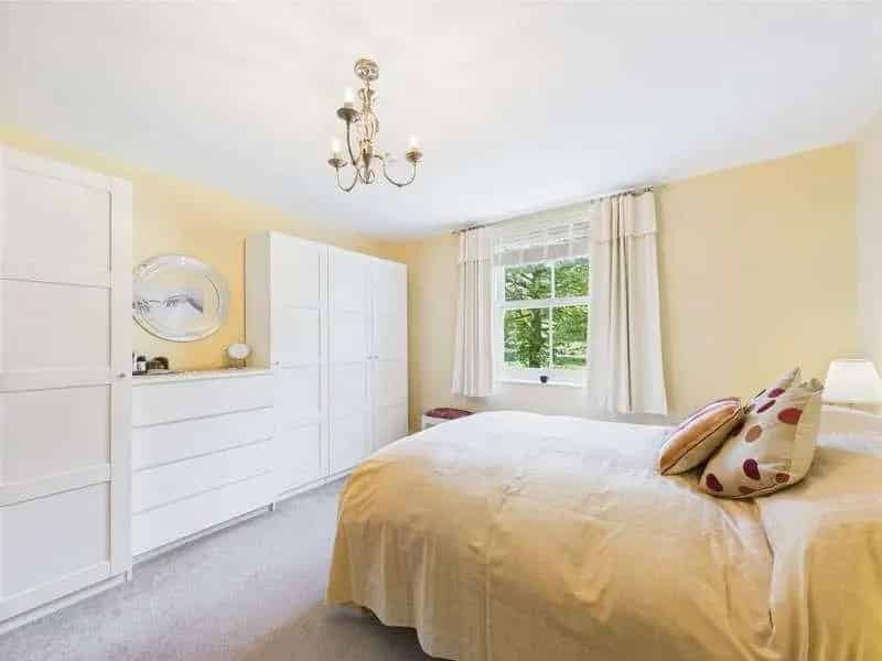 4 Bed Detached House with Studio Apartment For Sale