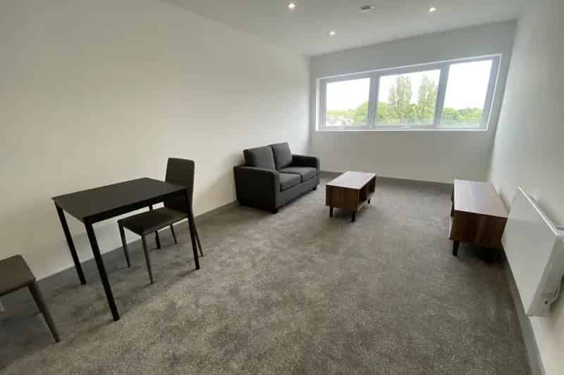 City Centre Apartment - Zero Deposit Available