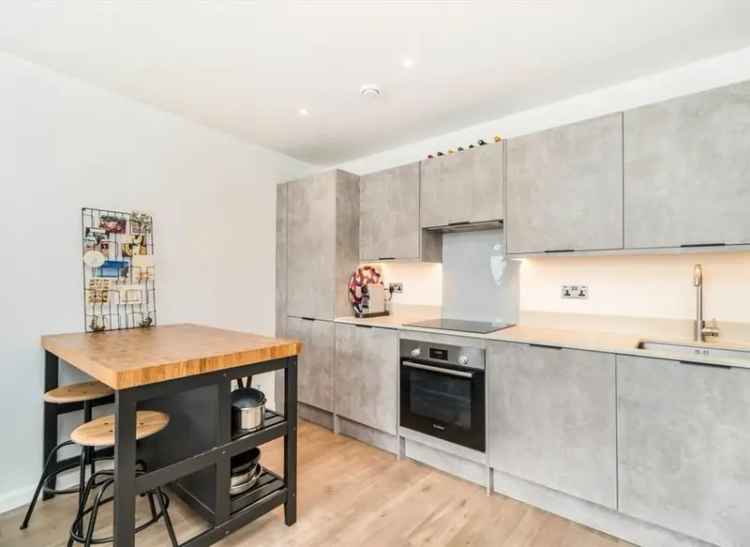One Double Bedroom Apartment Wimbledon