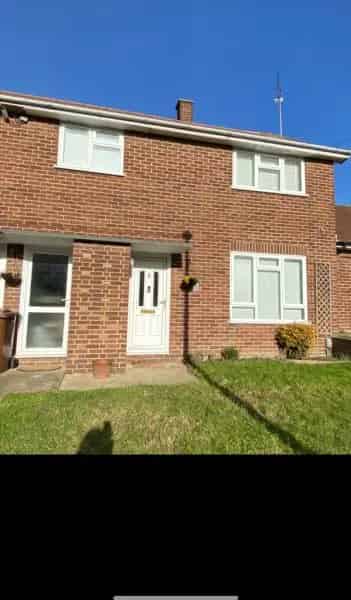 3 Bed House in Hoo - Family Home with Utility Room and Garden
