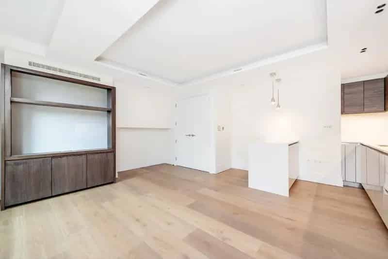 Luxury 2-Bedroom Apartment Kensington Garden Square