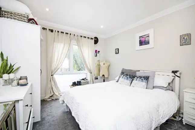 3 Bedroom House for Rent Dalston London Short Let Private Garden Parking