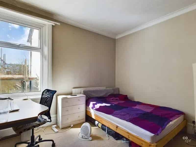 3 Bedroom Maisonette Near Beach Student Accommodation