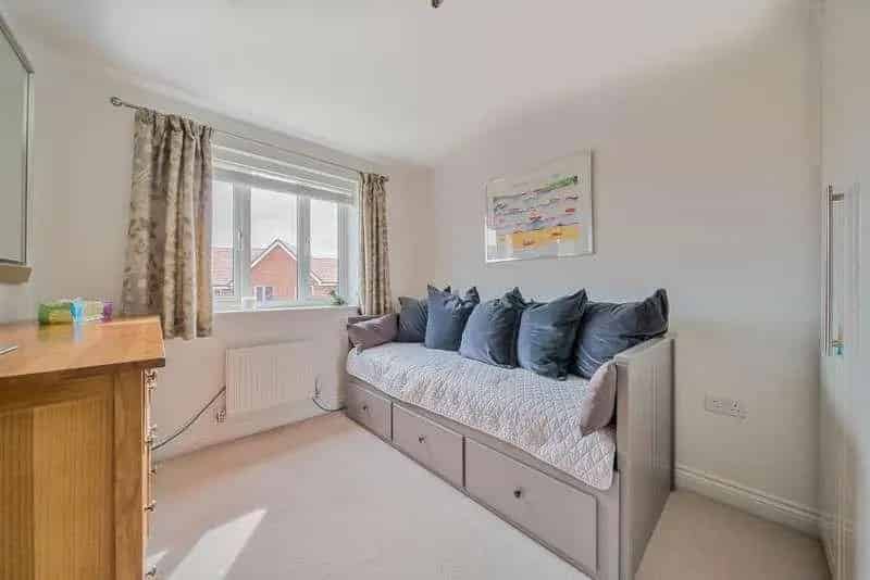5 Bed Detached House For Sale
