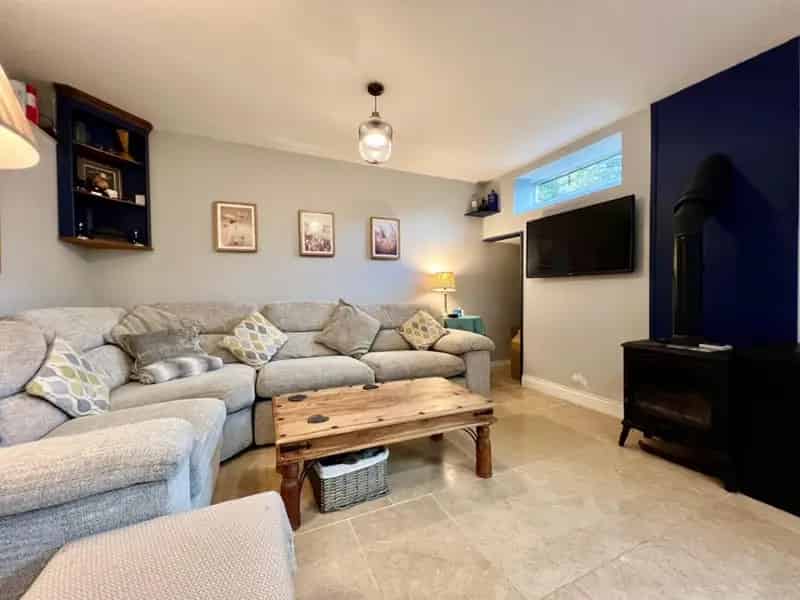 2 Bedroom Cottage For Sale in Dursley