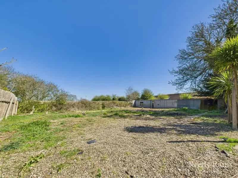 3 Bedroom Detached House Sutton-on-Hull