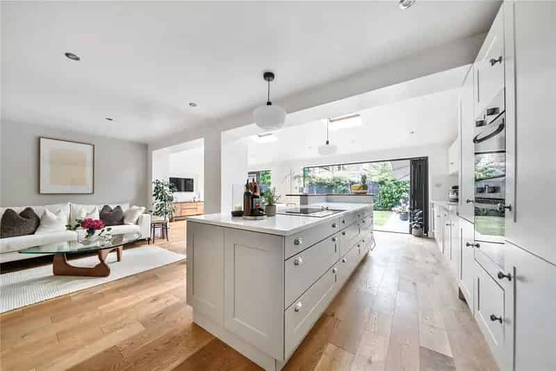 Four Bedroom Detached House in Woodlesford