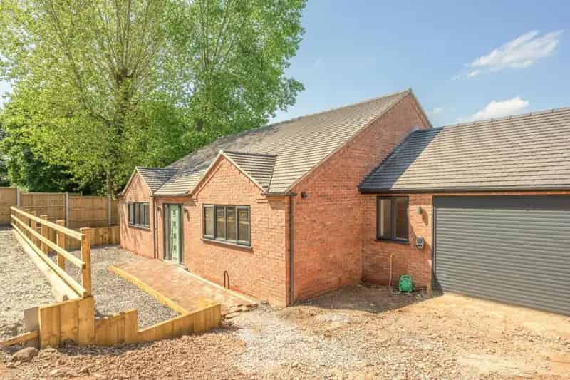 4 bed house for sale