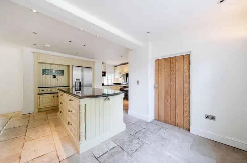 3 Bedroom Period Cottage Worsley - Character Home
