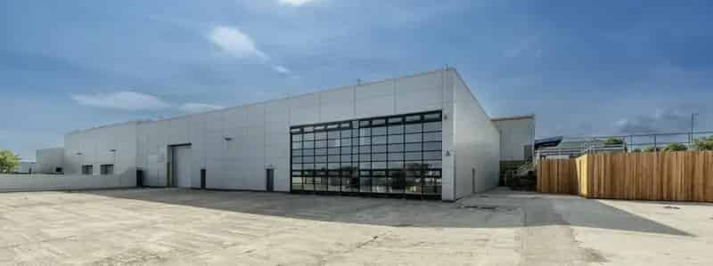 Warehouse Units for Lease Two Interconnected Units Available