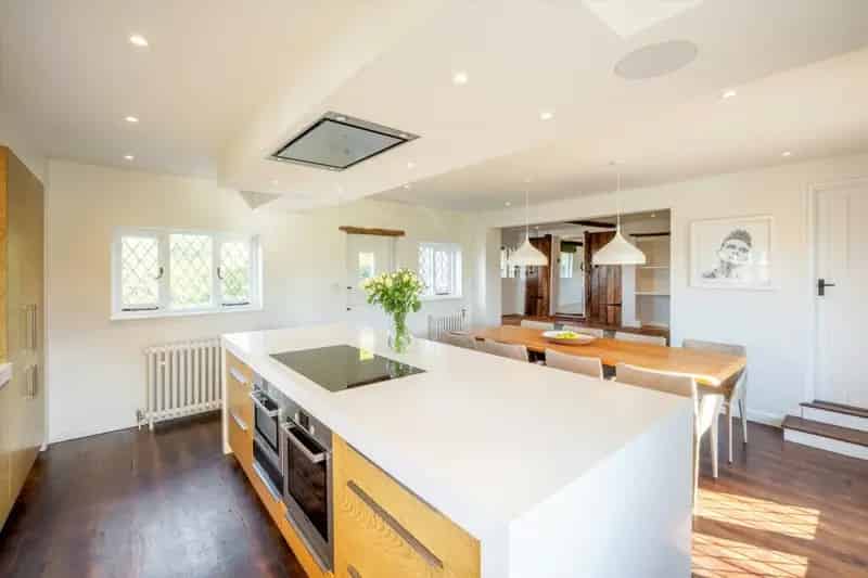 Mere House: 4 Bedroom Detached Country Home 13.52 Acres