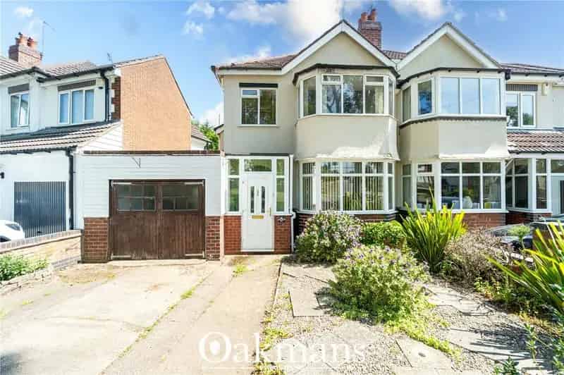 3 Bedroom Semi-Detached House for Sale in Birmingham