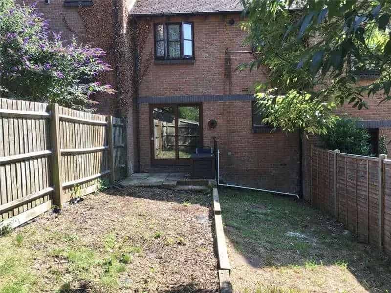 1 Bed Flat for Sale - Modern Ground Floor Apartment with Private Garden