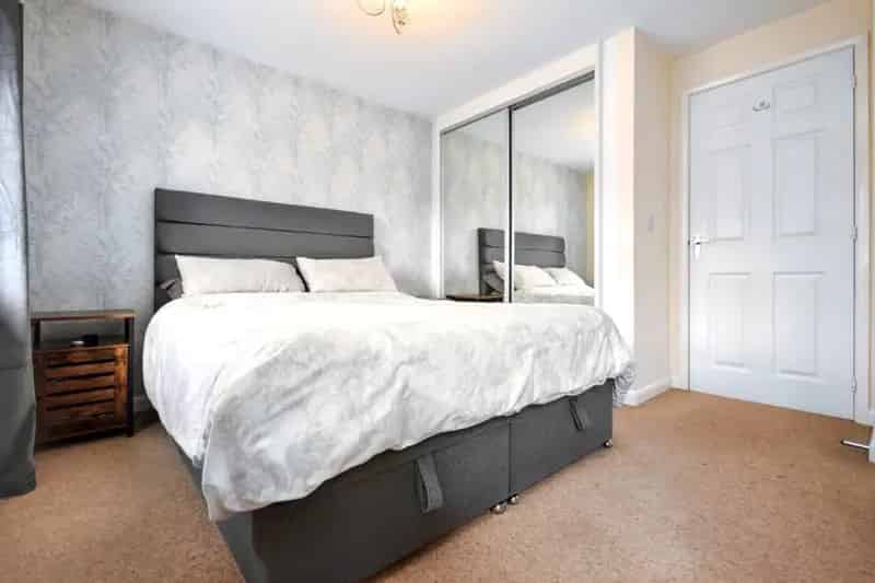 Four Bedroom Townhouse Near Amenities WF12