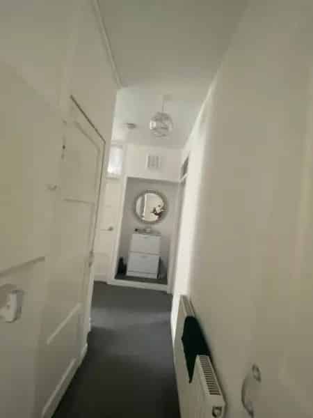 3 Bedroom Flat for Retirees Quiet Neighborhood Large Living Room