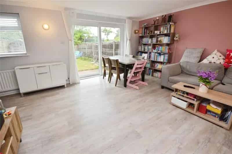 3 Bed House for Sale Near Schools and Station