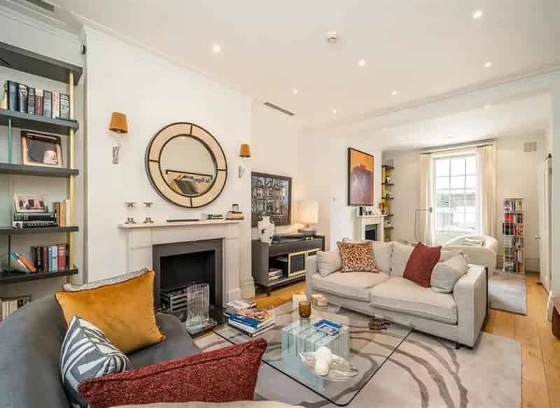 South Kensington Home Near Museums Shops and Transport