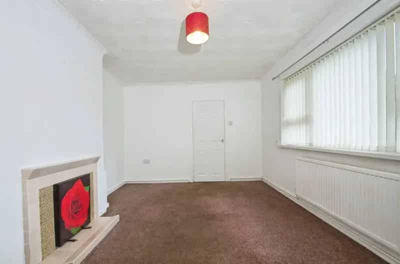 2 Bedroom Maisonette For Sale
