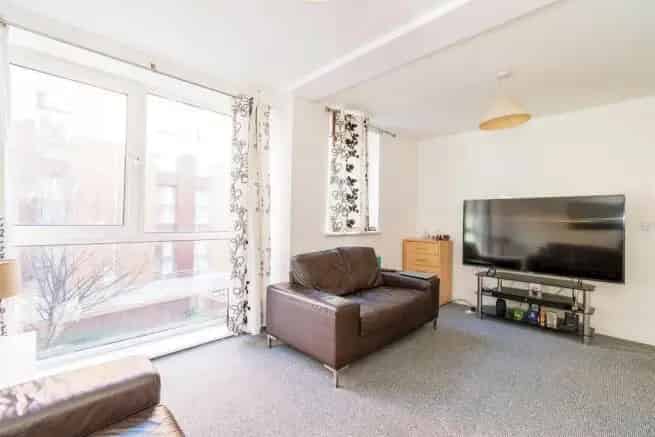 Spacious 2 Bed Apartment Southampton City Centre Near West Quay