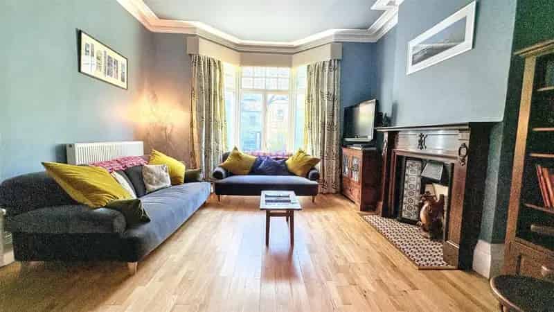 6 Bedroom Semi Detached House For Sale Near Moseley Village