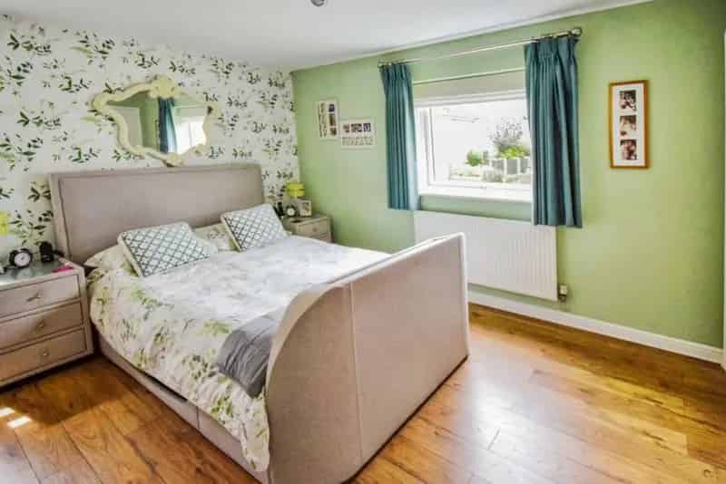 5 Bedroom Detached House for Sale Sandy Lane