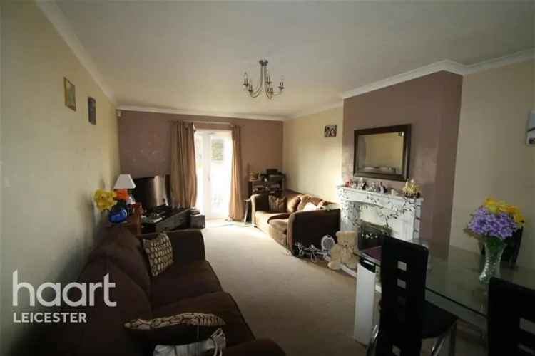 3 bedroom semi-detached house to rent