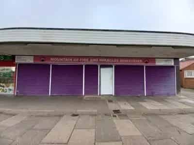 Retail Unit with Large Open Space and Loading Access