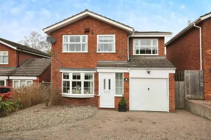 Four Bedroom Detached House in Dunchurch