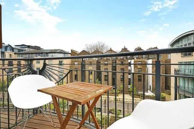 Luxury 2-Bedroom Penthouse Apartment Westbourne Grove London