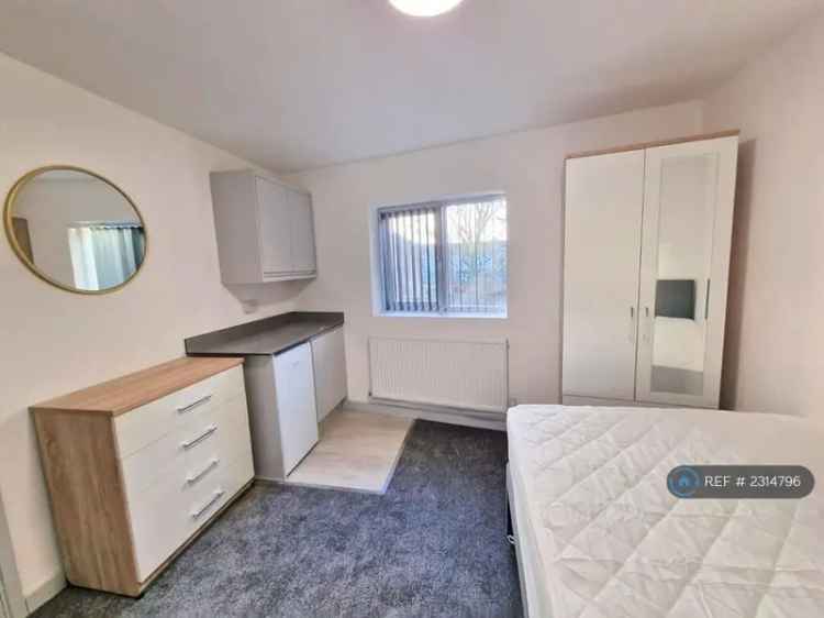 6 Bedroom 6 Bathroom Shared House Vicarage Road B14