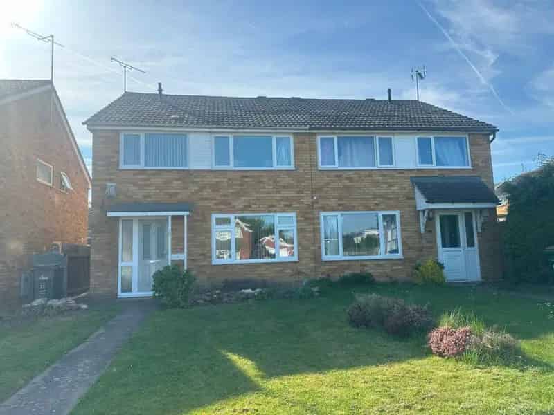 4 Bedroom Semi Detached House Near Warwick University