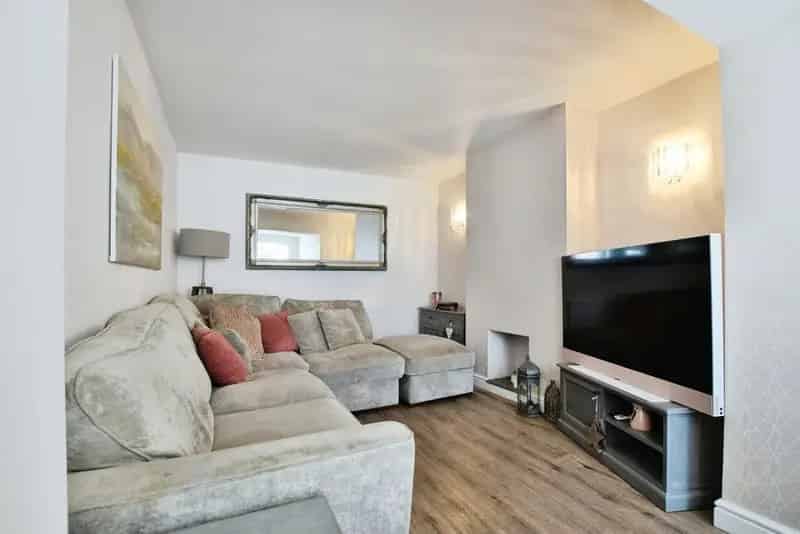 3 Bedroom Semi Detached House for Sale Wilmslow Cheshire