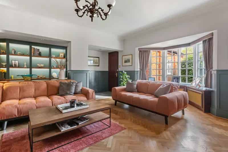 Detached House for sale with 5 bedrooms, Gidea Park, Romford