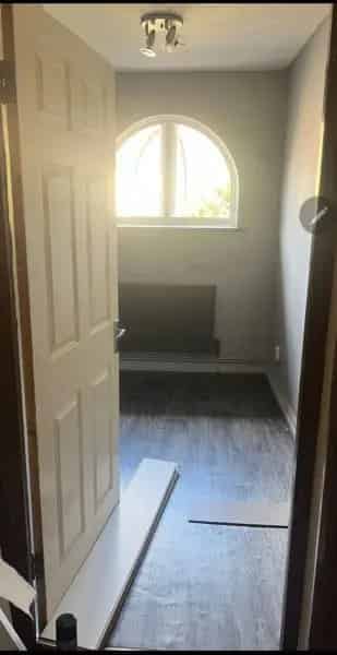 3 4 Bedroom House with Garden and Parking  Quiet Area