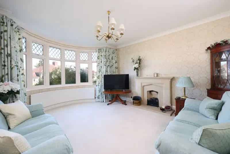 5 Bedroom Detached House For Sale Large Garden