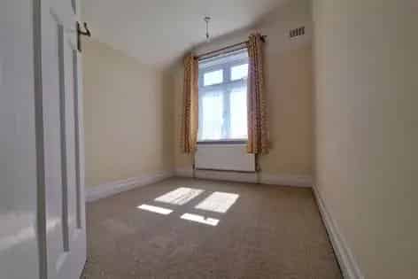 3 Bed House 34m² Southampton Driveway Garage Garden