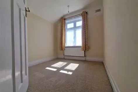 3 Bed House 34m² Southampton Driveway Garage Garden