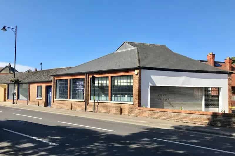 Retail Unit Newmarket High Street 3098 sq ft Parking