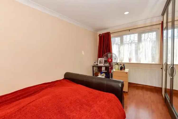 4 bedroom end of terrace house for sale