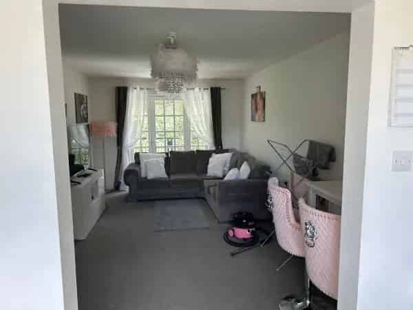 2 Bedroom Flat Waltham Abbey Near High Street Allocated Parking