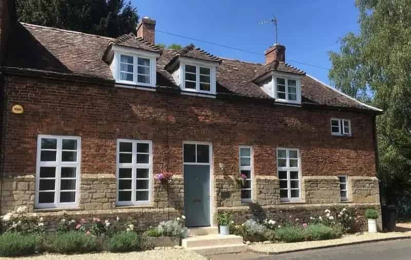 3 Bedroom Grade II Listed Family Home for Sale