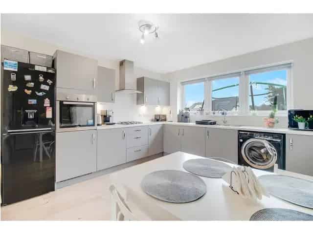 3 Bedroom Semi-Detached Villa For Sale
