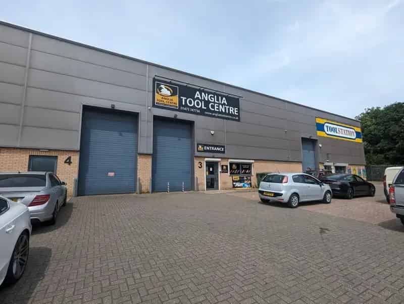 Modern Trade Counter Unit to Let - Ipswich