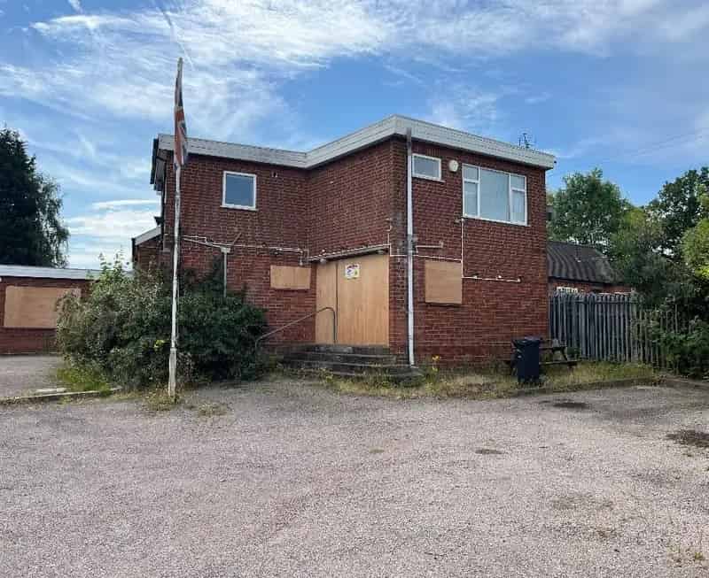 1960s Club Building with Steward's Flat - Redevelopment Opportunity