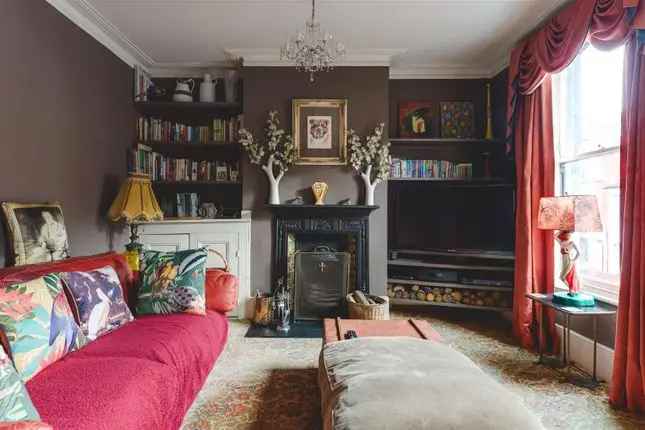 Four Bedroom Victorian House for Sale in Hackney